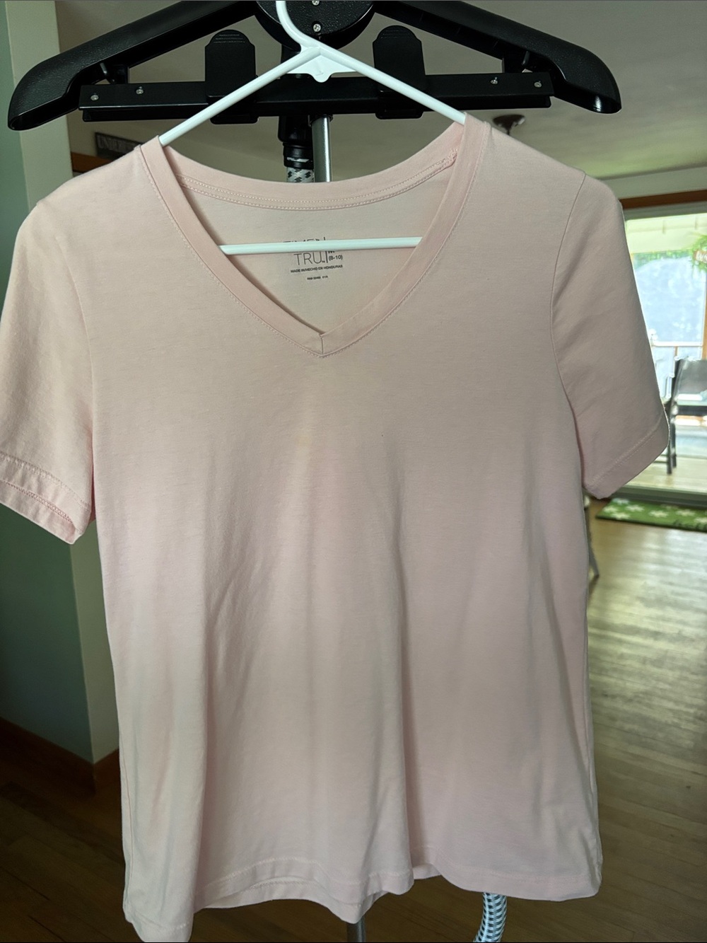 Time and Tru Women's Light Pink V-Neck Short Sleeve Tee
